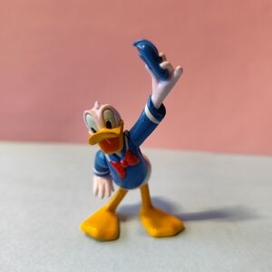 3/$20💗Walt Disney "Donald Duck" Waving His Hat 2" Tall Small PVC Figurine Toy